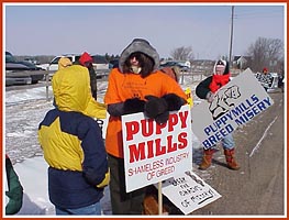 Thorp Dog Auction protest, 11 March 09: The line